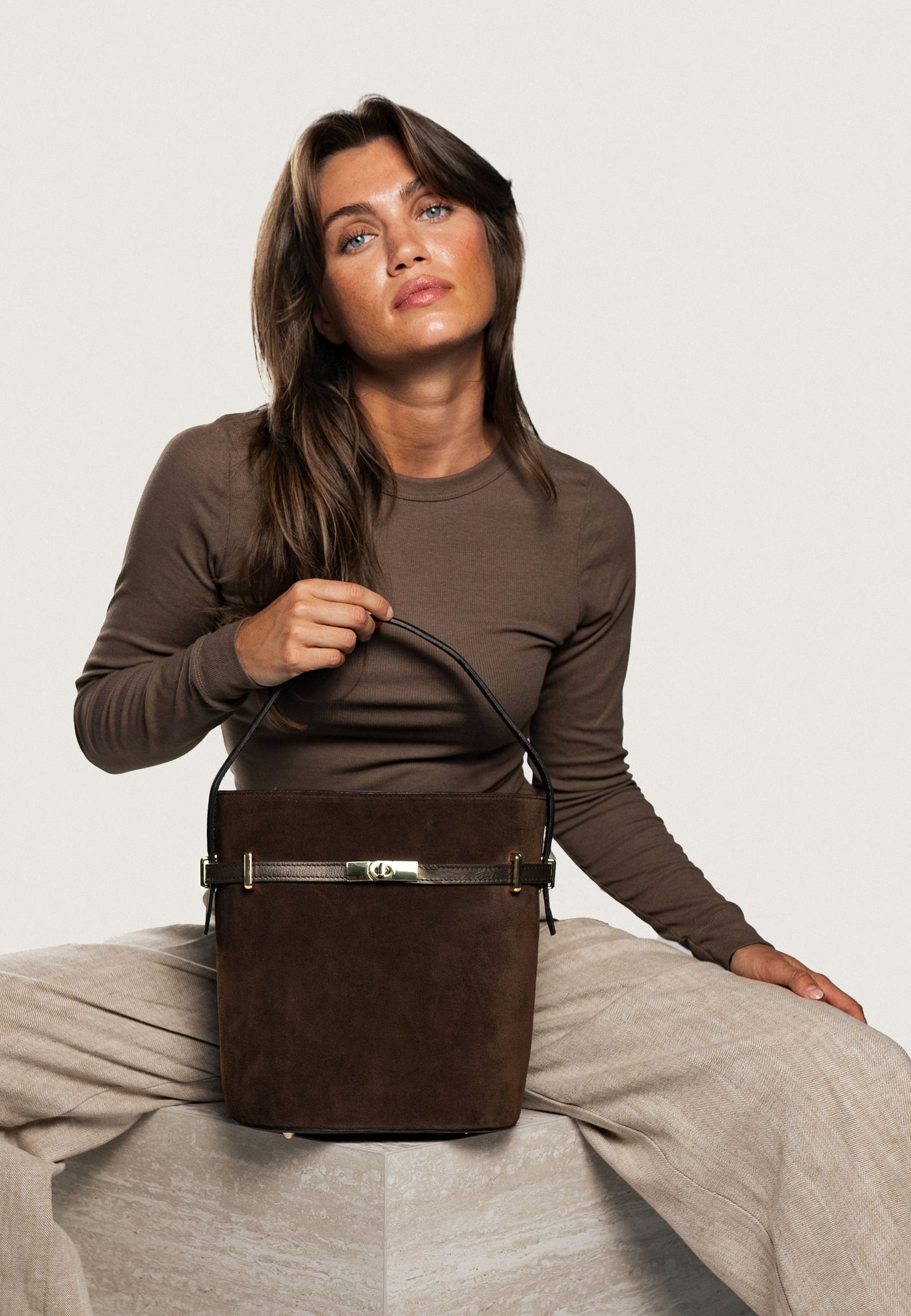 Väska "Molfetta" i mocka Chocolate