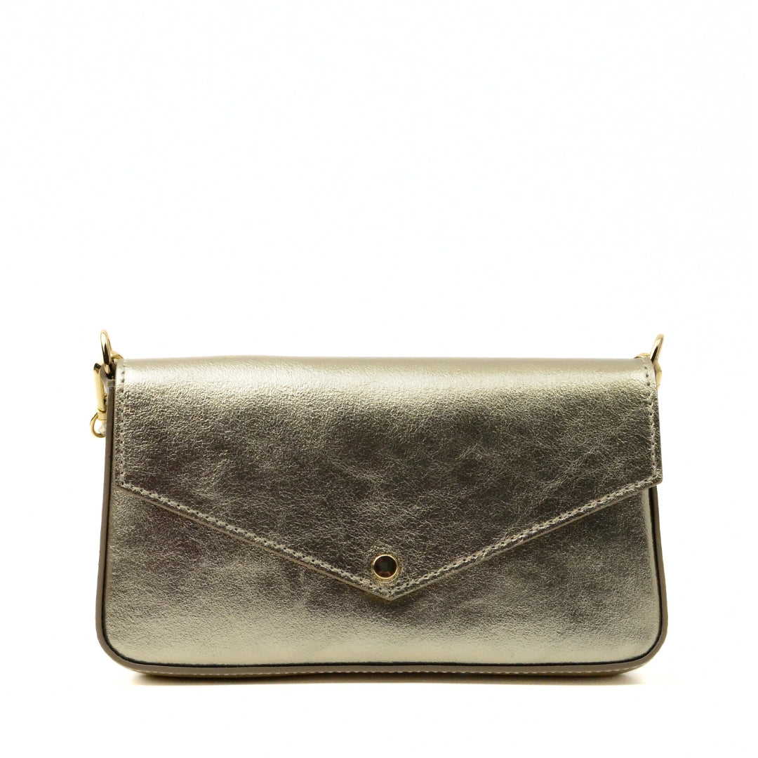 Envelope bag with shoulder strap in genuine leather