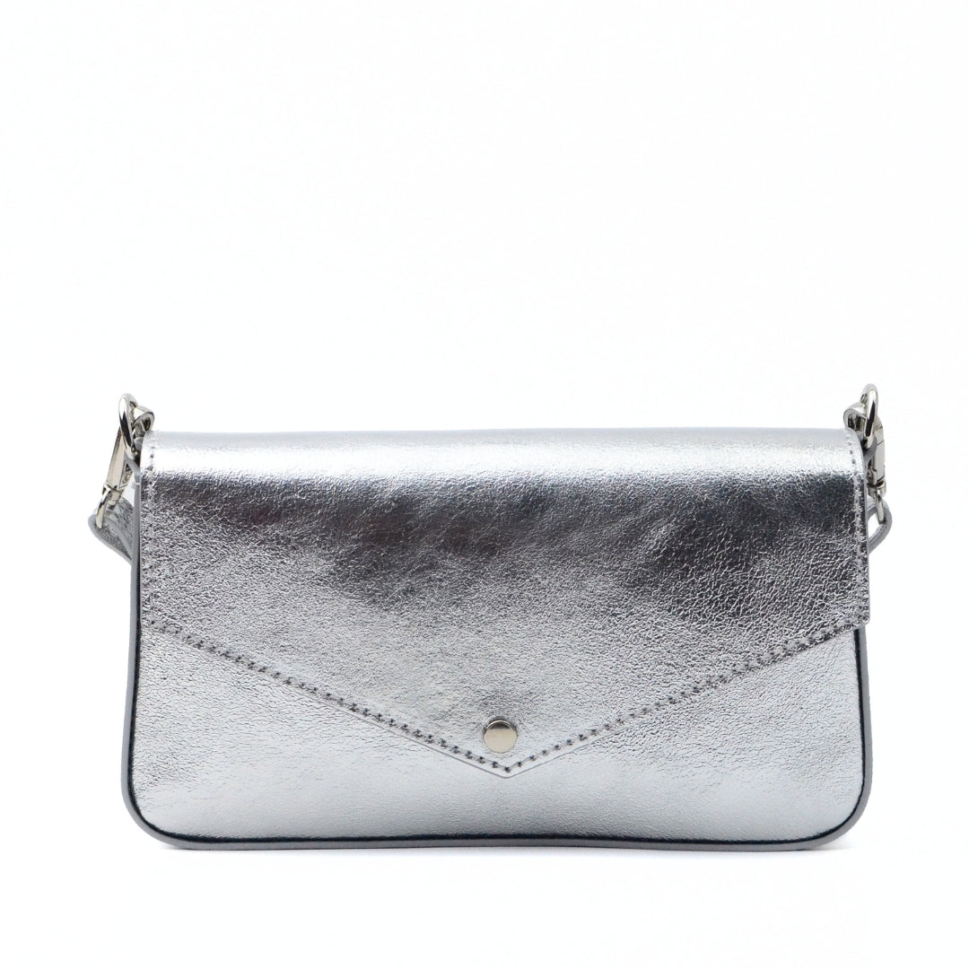 Envelope bag with shoulder strap in genuine leather