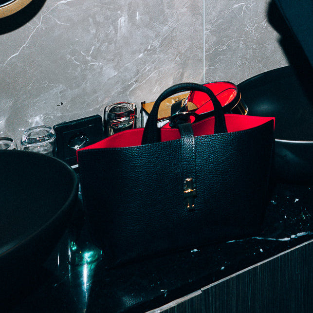 Väska i läder "Aversa" Svart