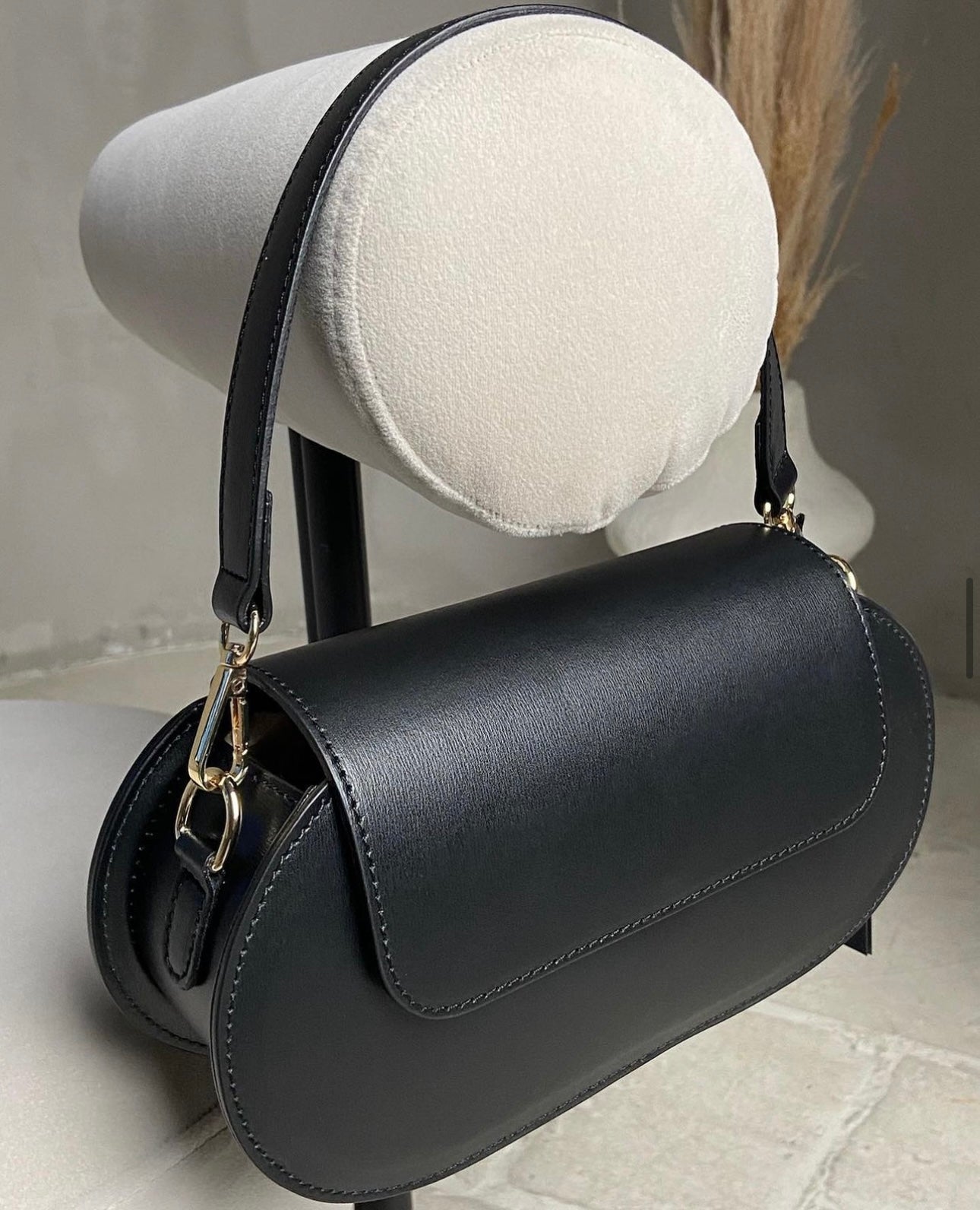 Shoulder strap bag in saffiano leather "Padua", Black