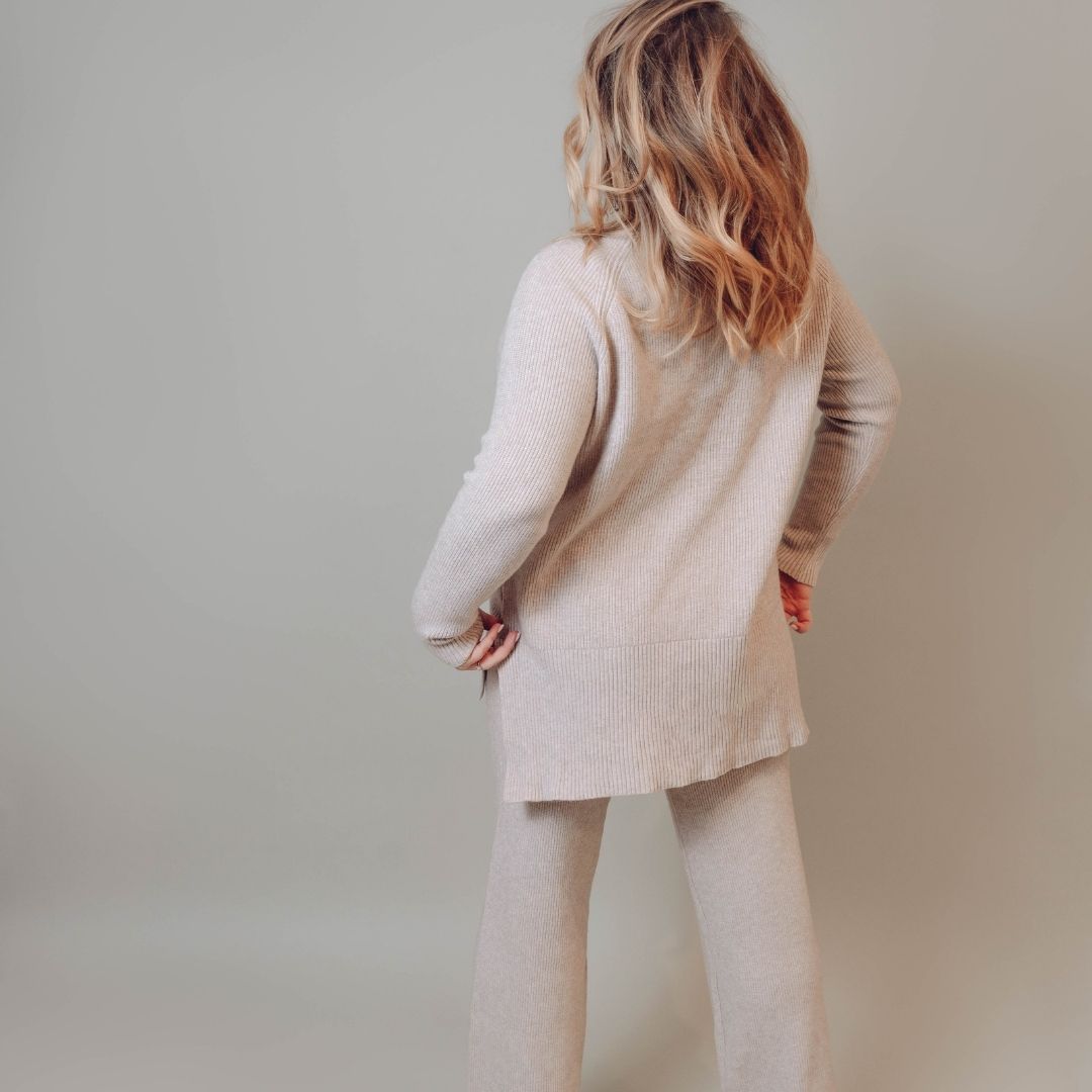 Set with oversized sweater and long pants