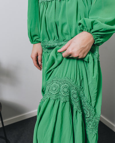 Maxiklänning med spets, Grön - Latalia.se