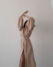 Skjortklänning med puffärmar och skärp "Lille", Beige - Latalia.se