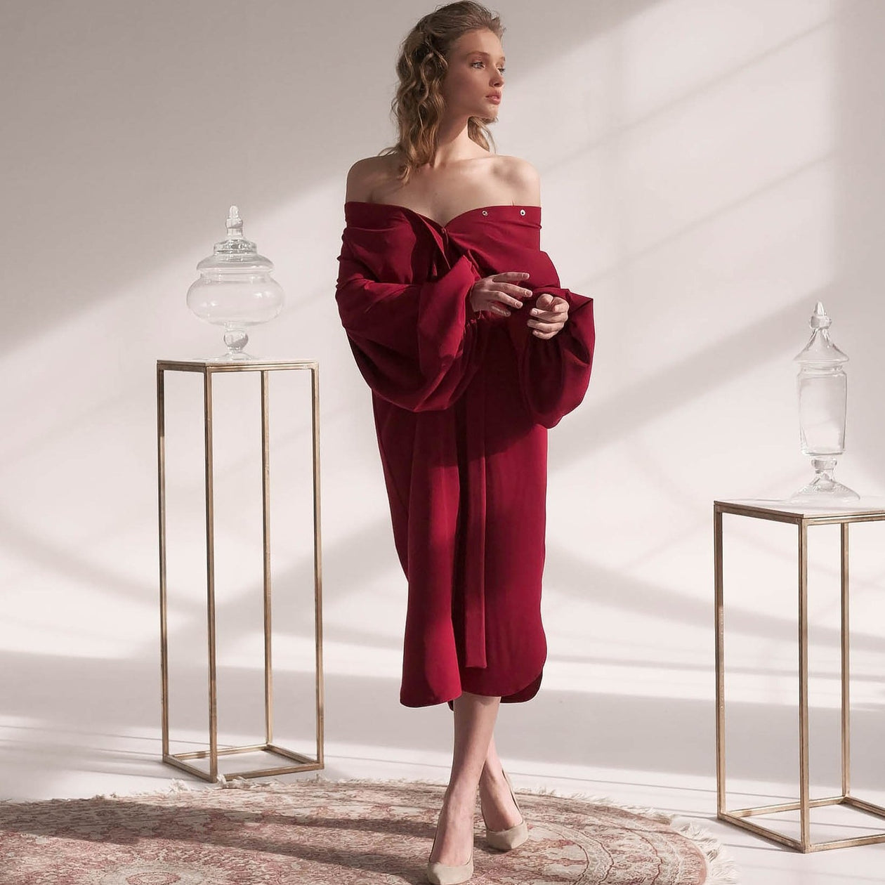 Skjortklänning med puffärmar och skärp "Lille", Bordeaux - Latalia.se