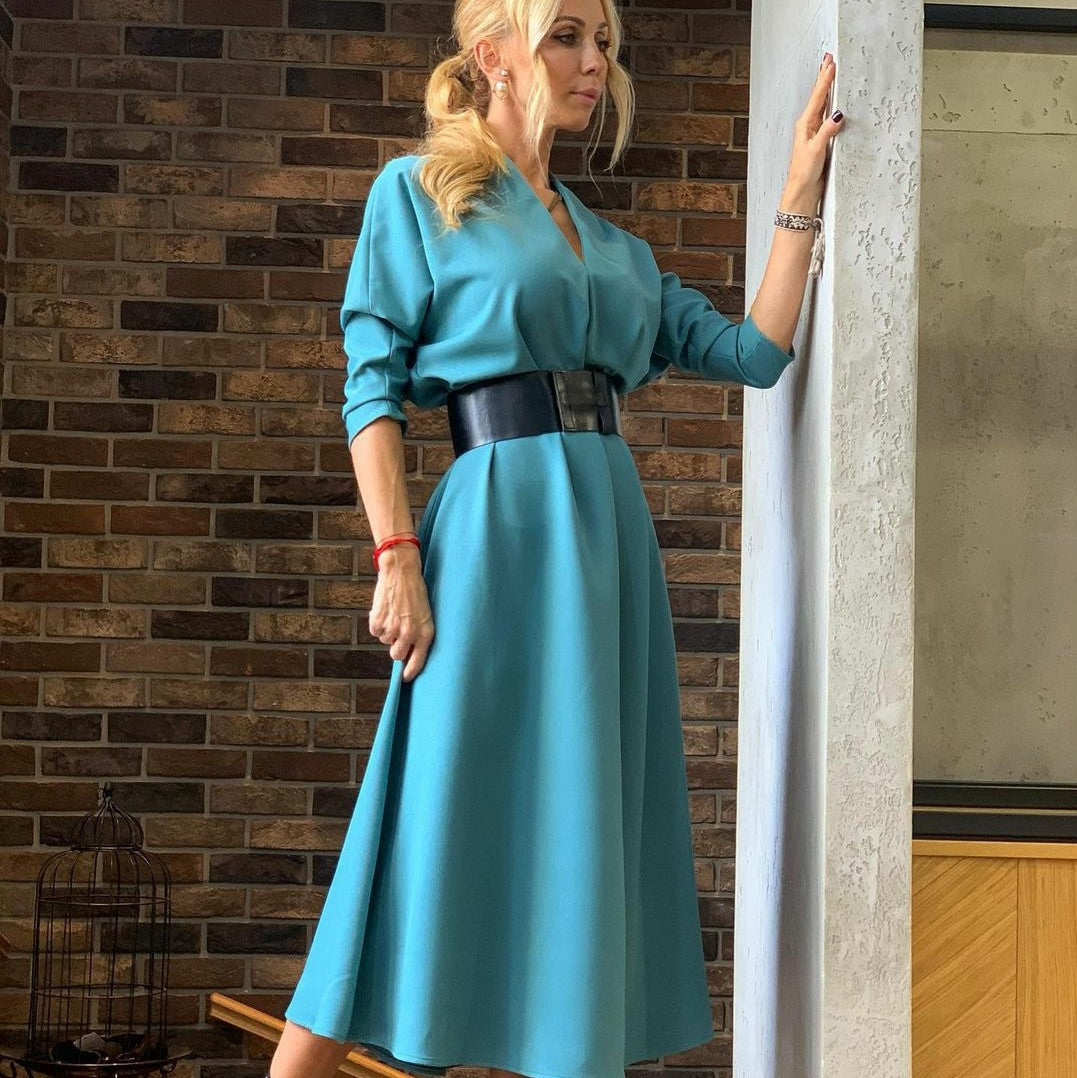 Klänning med bälte och batwing-ärmar, Blå - Latalia.se