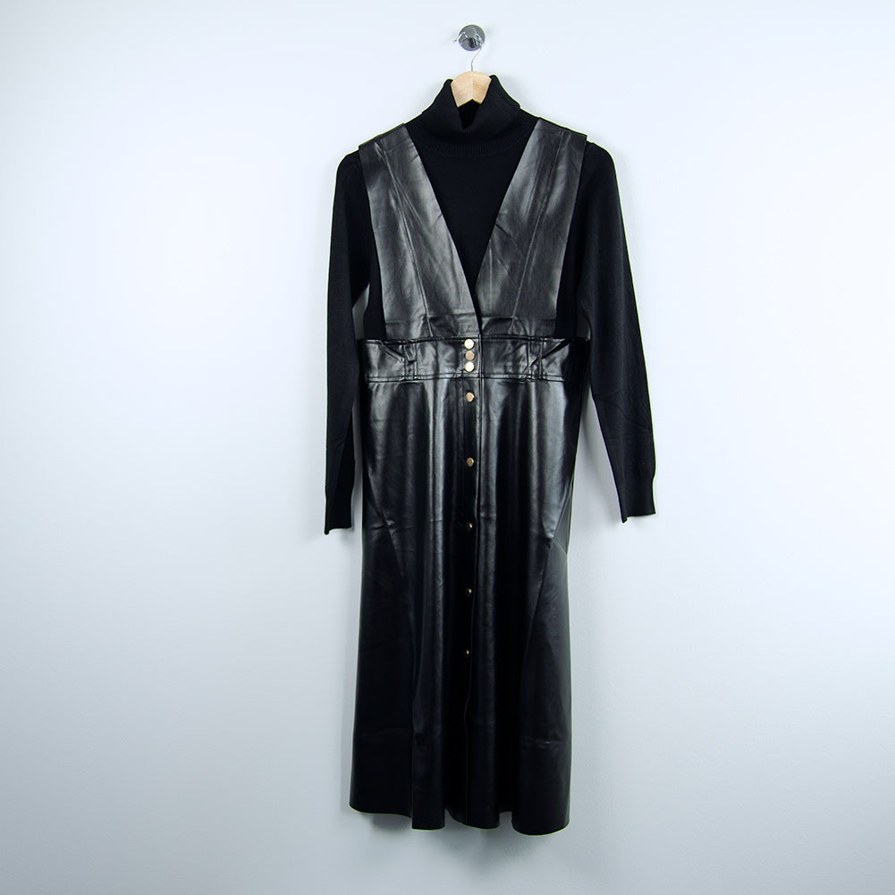 Set med ärmlös skinnklänning och polotröja, Svart - Latalia.se