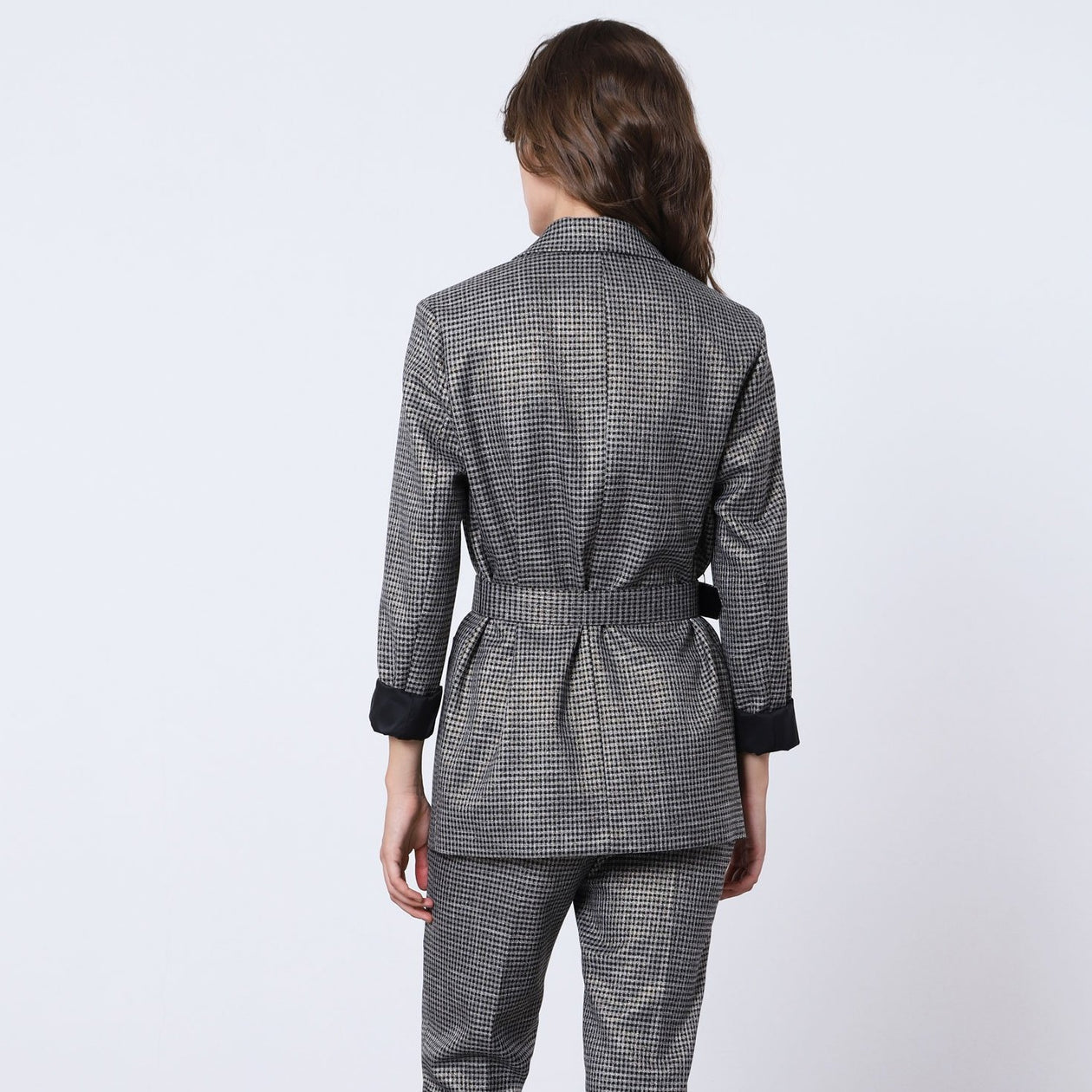 Rutig kavaj med matchande bälte - Latalia.se